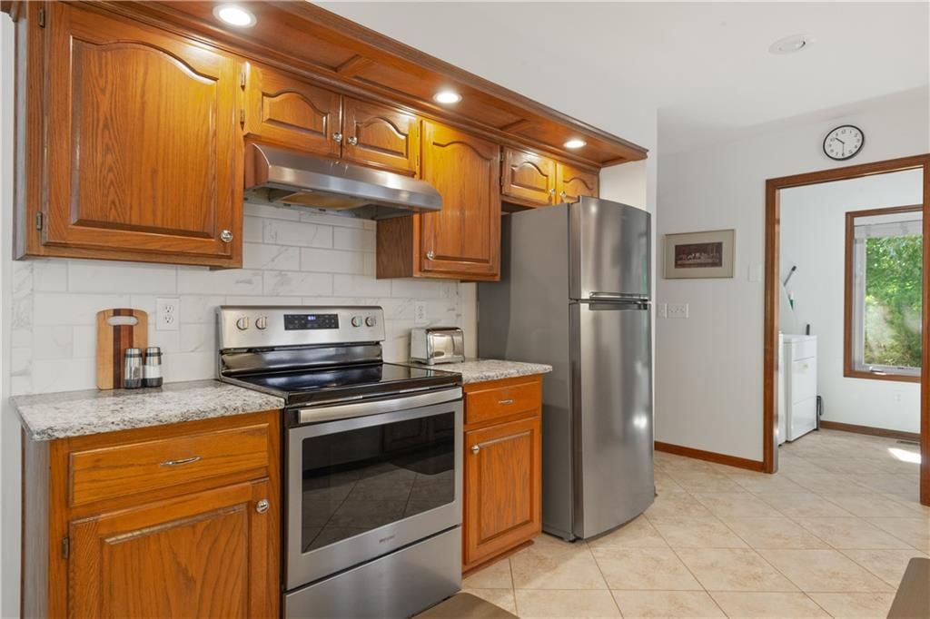 Photo 19 of 35 - 1632 NE Westwind Drive