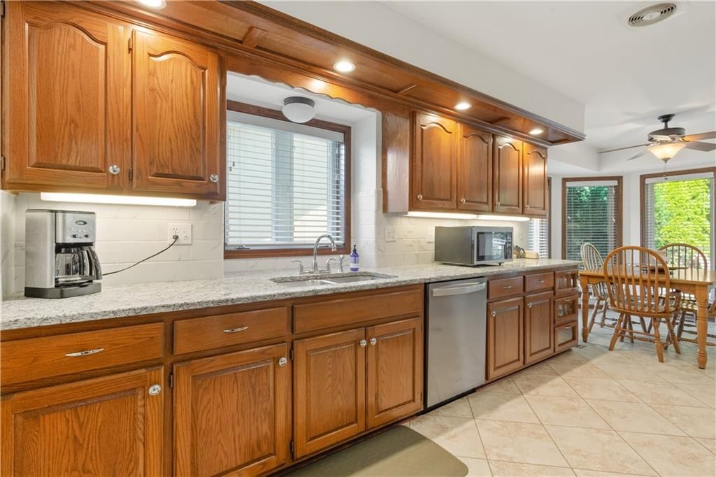 Photo 21 of 35 - 1632 NE Westwind Drive