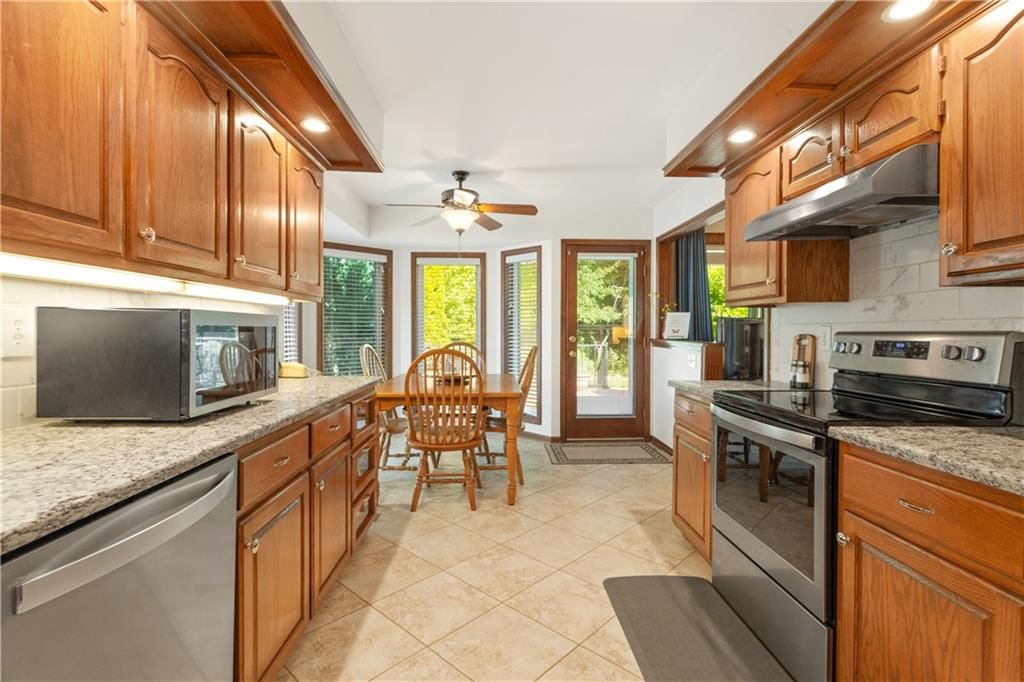 Photo 22 of 35 - 1632 NE Westwind Drive