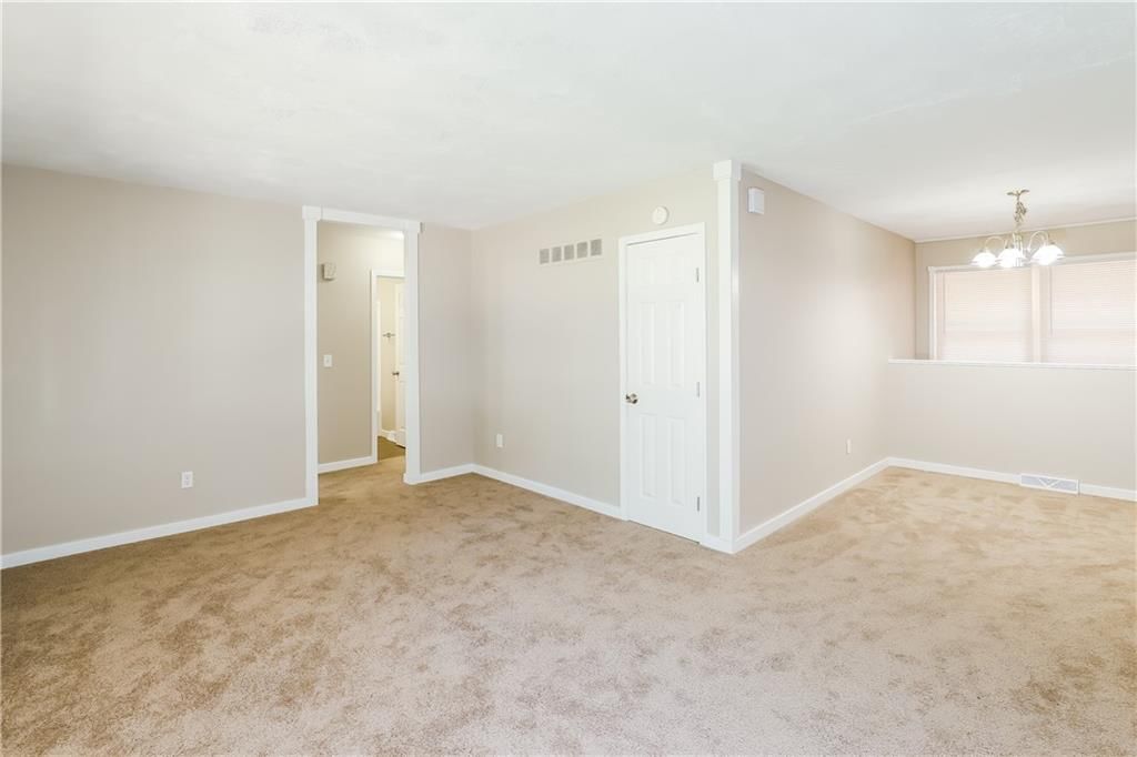 5205 N Richmond Avenue — photo 3