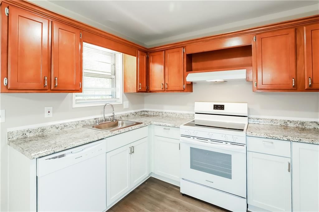 5205 N Richmond Avenue — photo 8