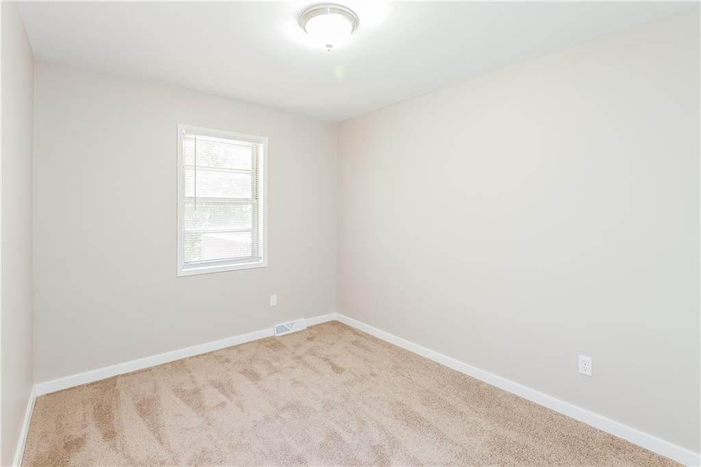 5205 N Richmond Avenue — photo 16