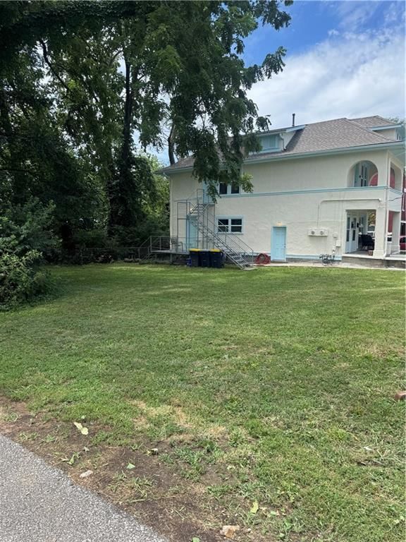 1215 W 21 Street — photo 2