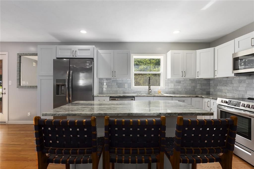 442 Circle Drive — photo 2