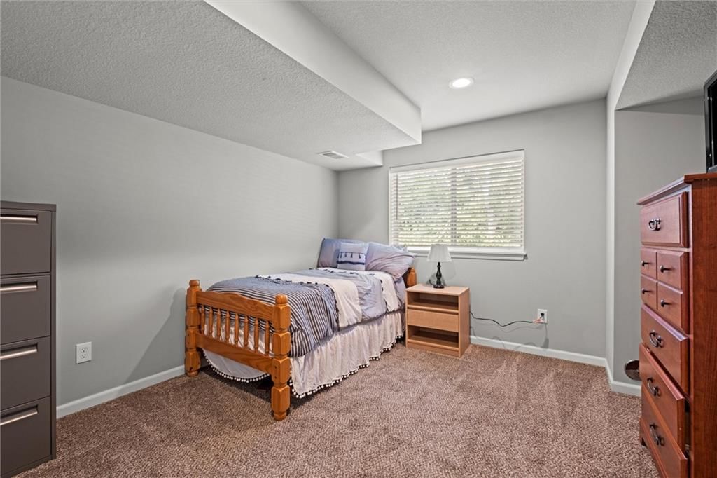 707 Samantha Lane — photo 17