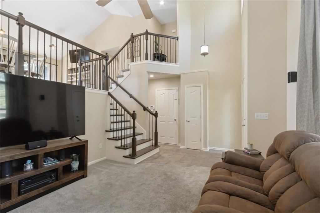Photo 5 of 27 - 16133 W 157th Street