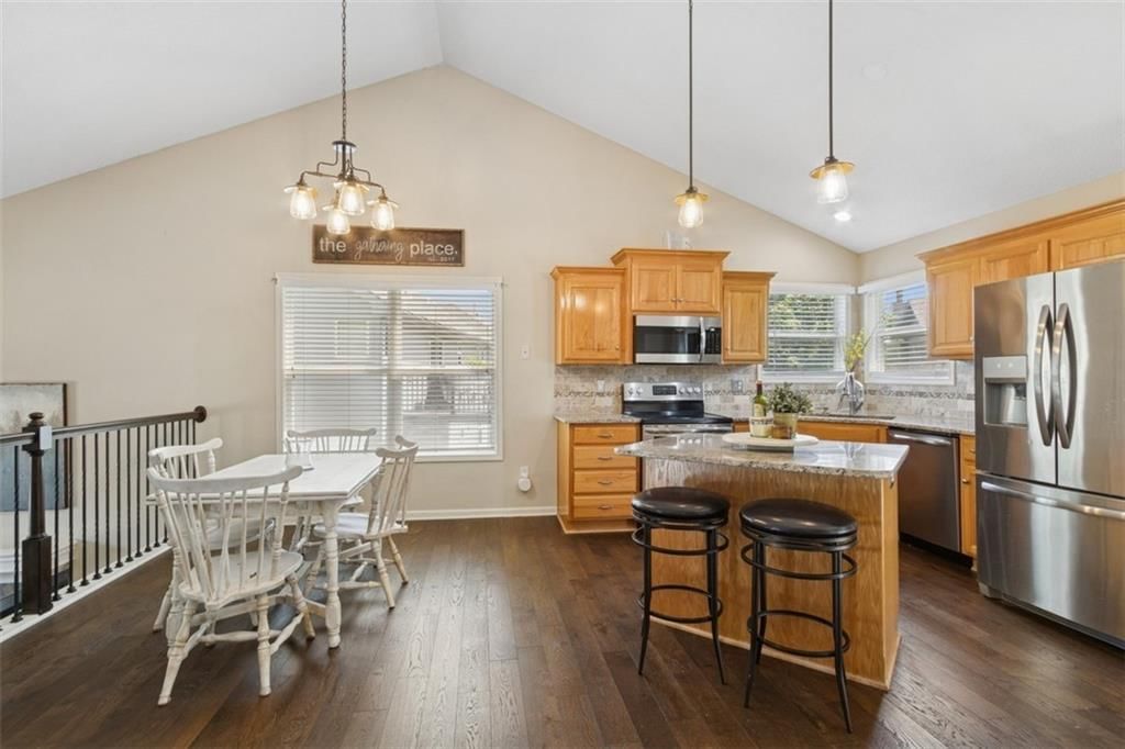 Photo 7 of 27 - 16133 W 157th Street