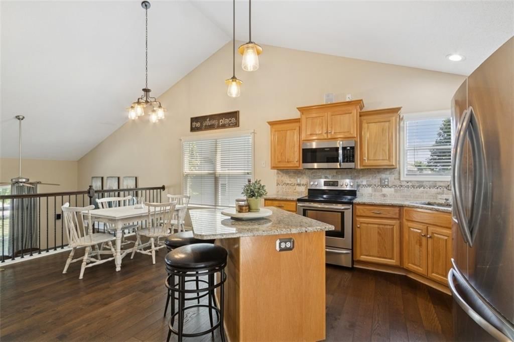 Photo 10 of 27 - 16133 W 157th Street