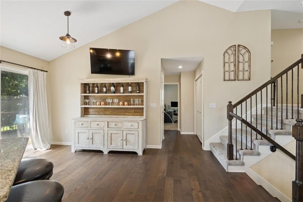 Photo 12 of 27 - 16133 W 157th Street