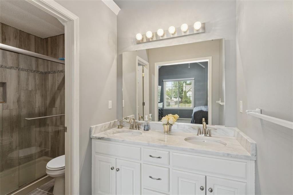 Photo 15 of 27 - 16133 W 157th Street