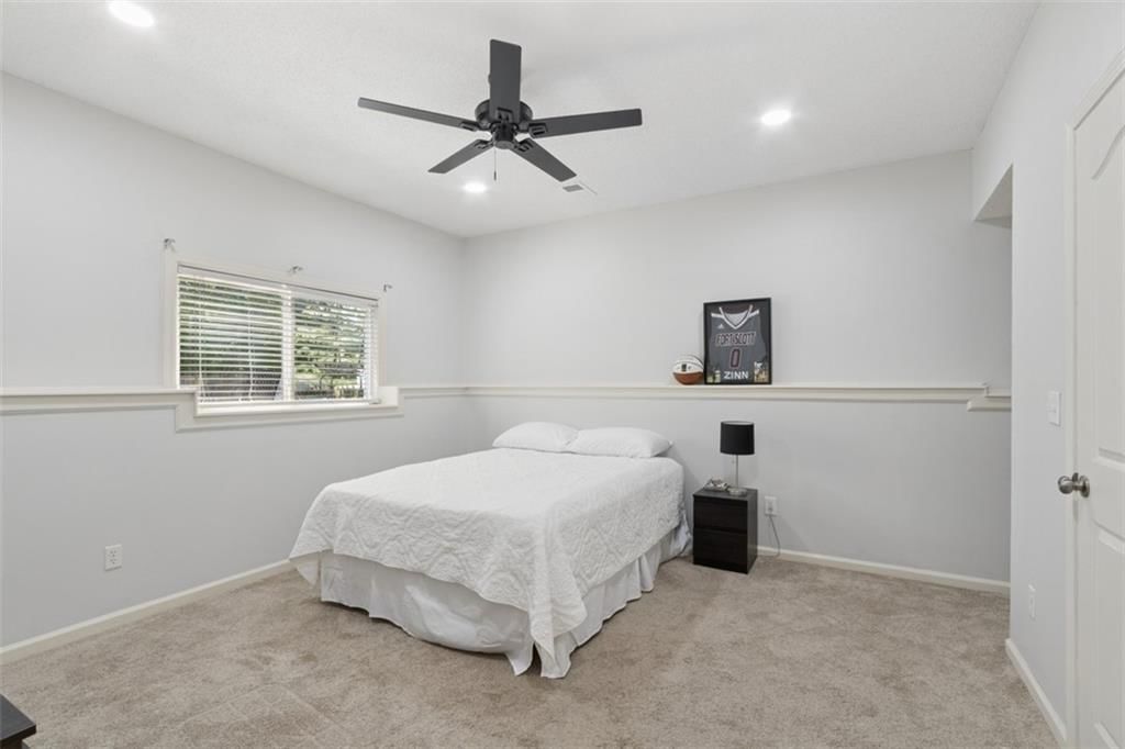 Photo 19 of 27 - 16133 W 157th Street