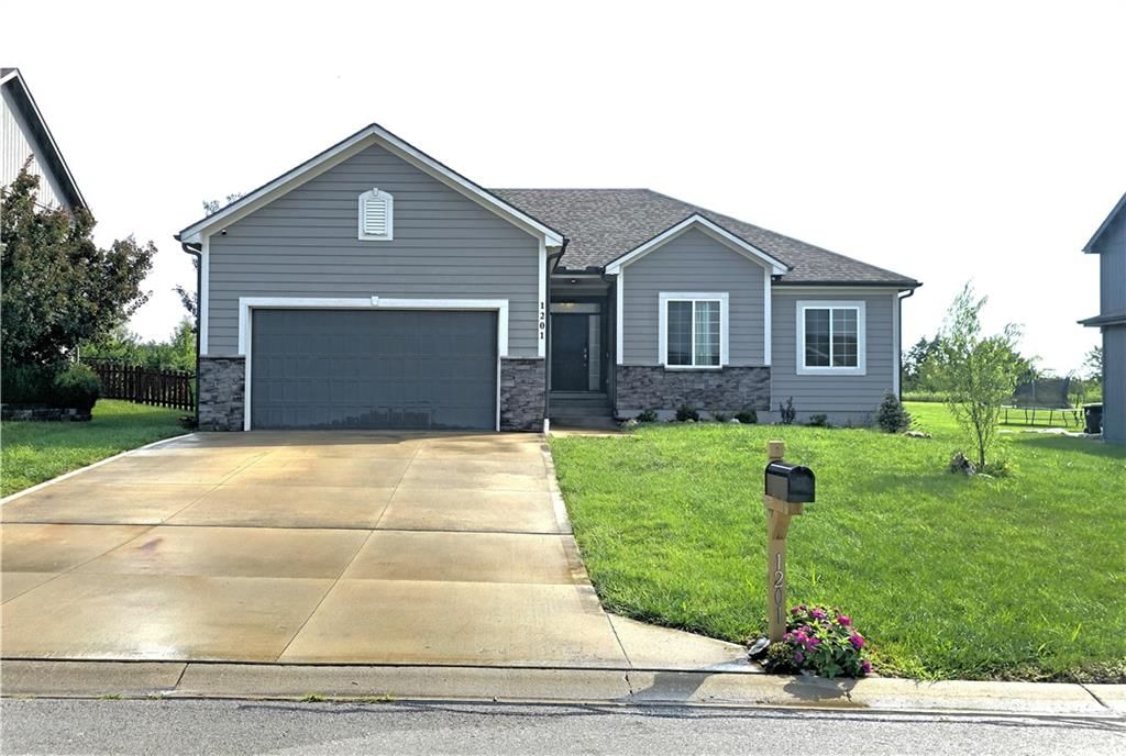 1201 Mesa Drive, Belton, MO