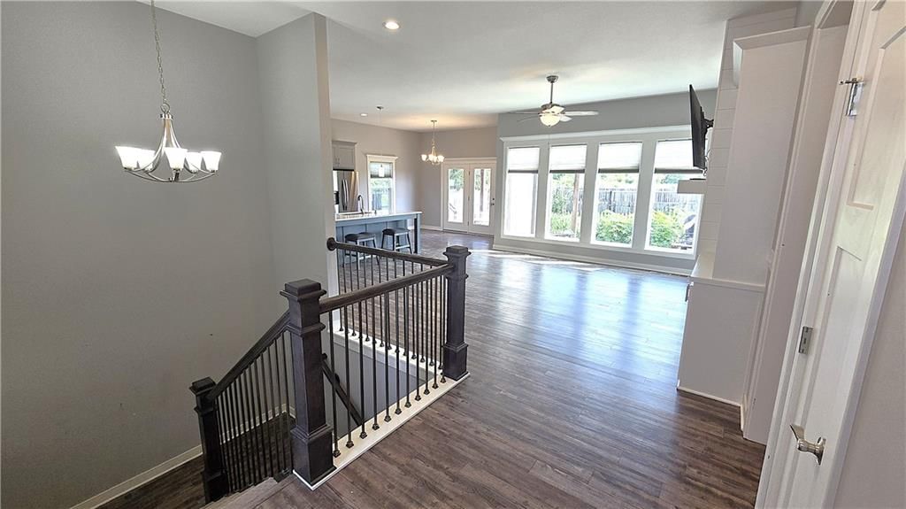 1201 Mesa Drive — photo 3