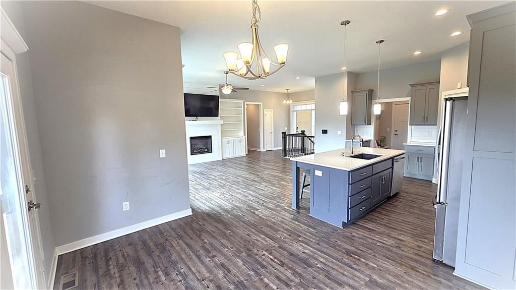 1201 Mesa Drive — photo 4
