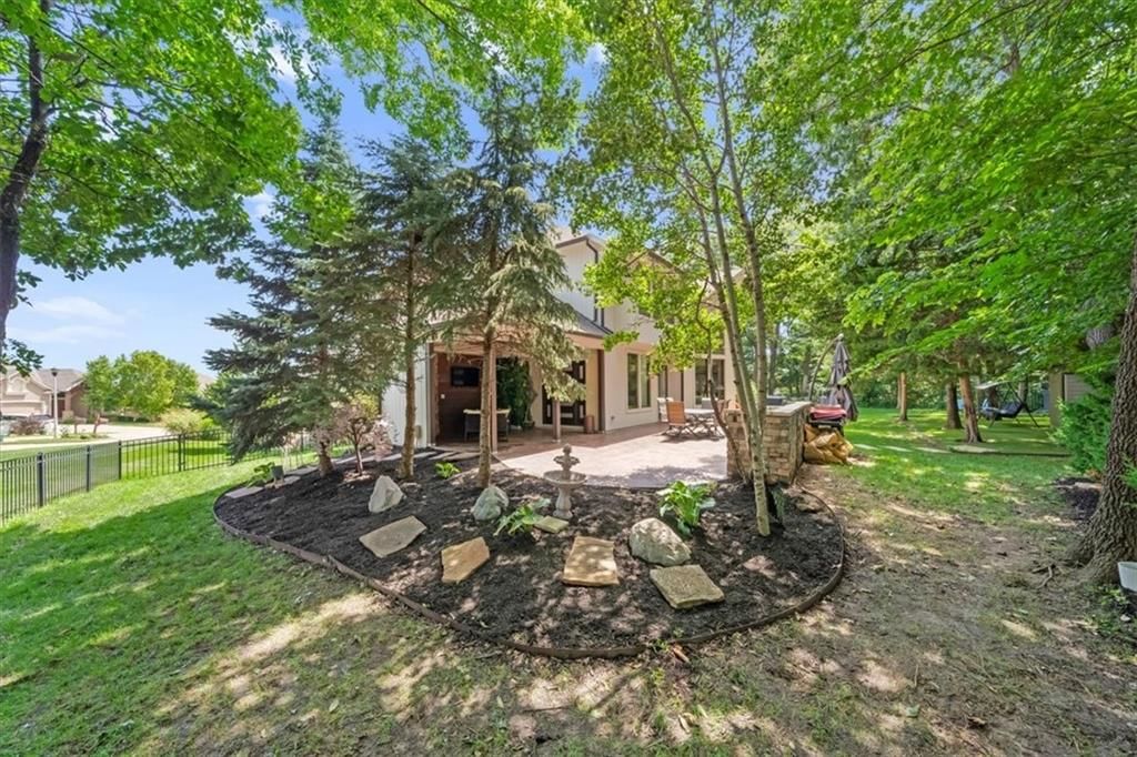 Photo 37 of 43 - 6822 Woodstock Court