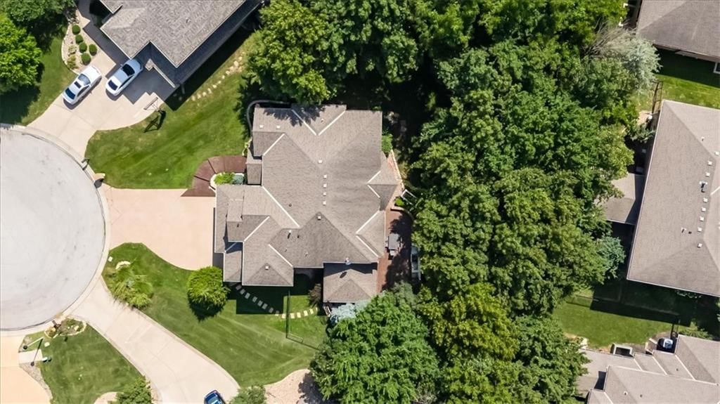 Photo 42 of 43 - 6822 Woodstock Court