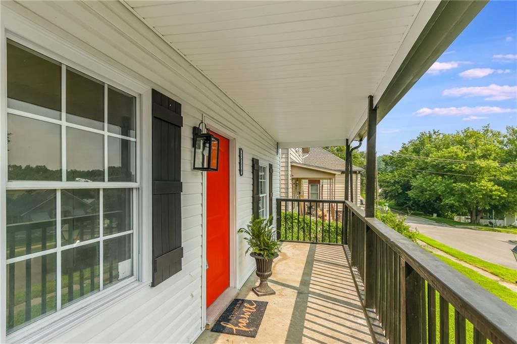 1718 Main Street — photo 3