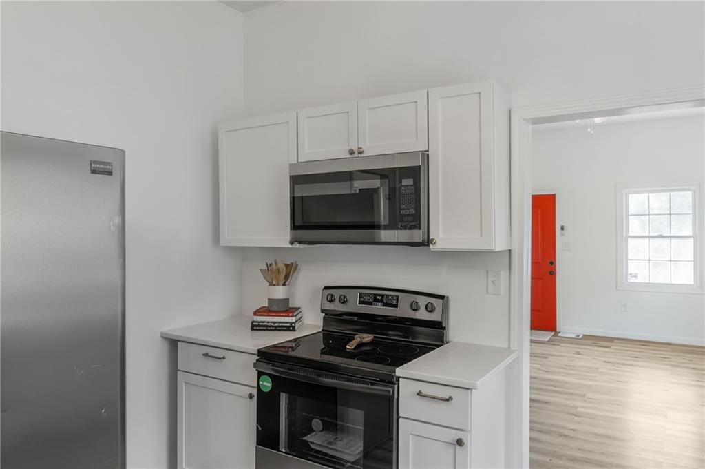 1718 Main Street — photo 10