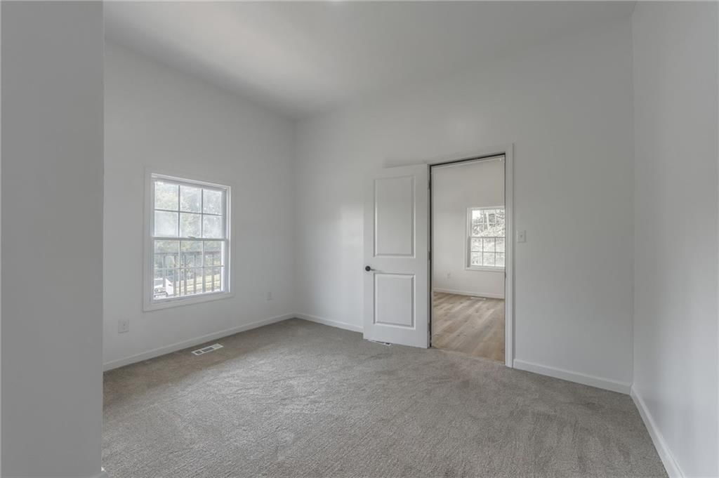 1718 Main Street — photo 17