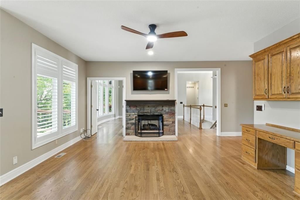 Photo 11 of 22 - 15035 W 128th Street