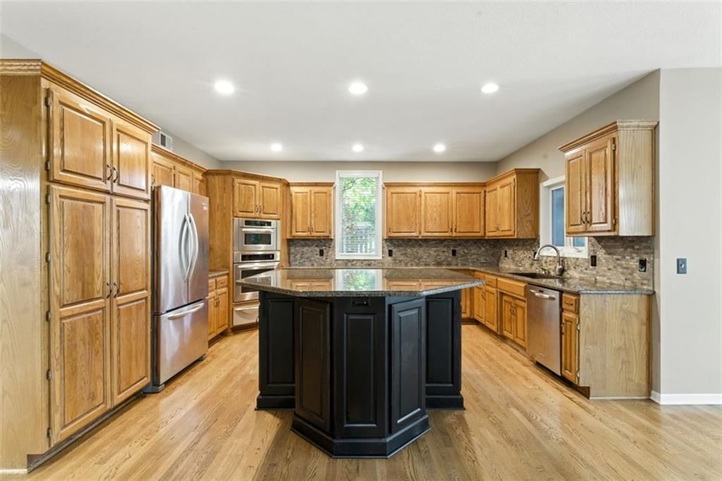 Photo 12 of 22 - 15035 W 128th Street