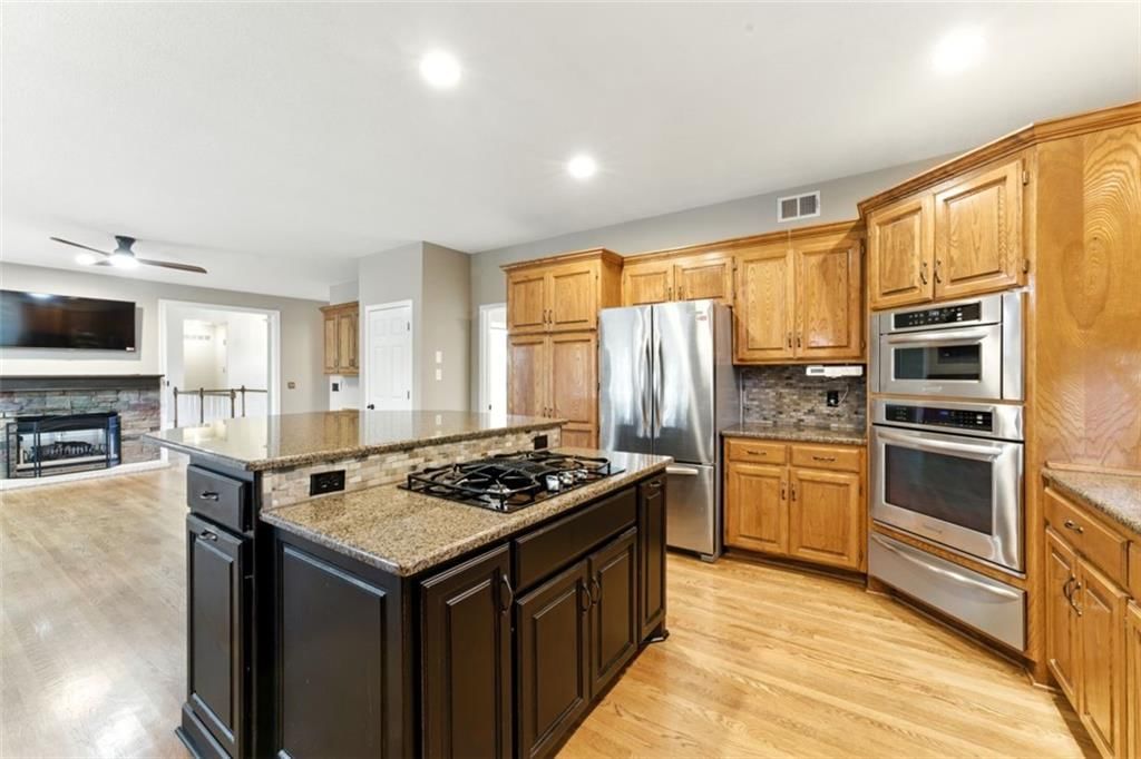 Photo 13 of 22 - 15035 W 128th Street