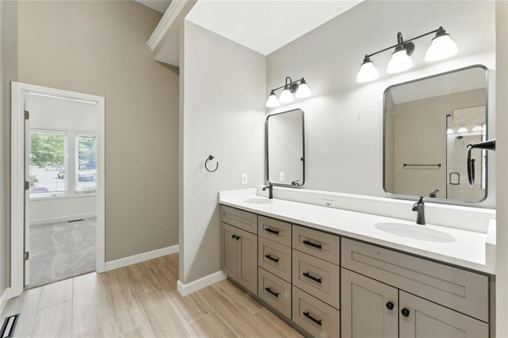 Photo 20 of 22 - 15035 W 128th Street