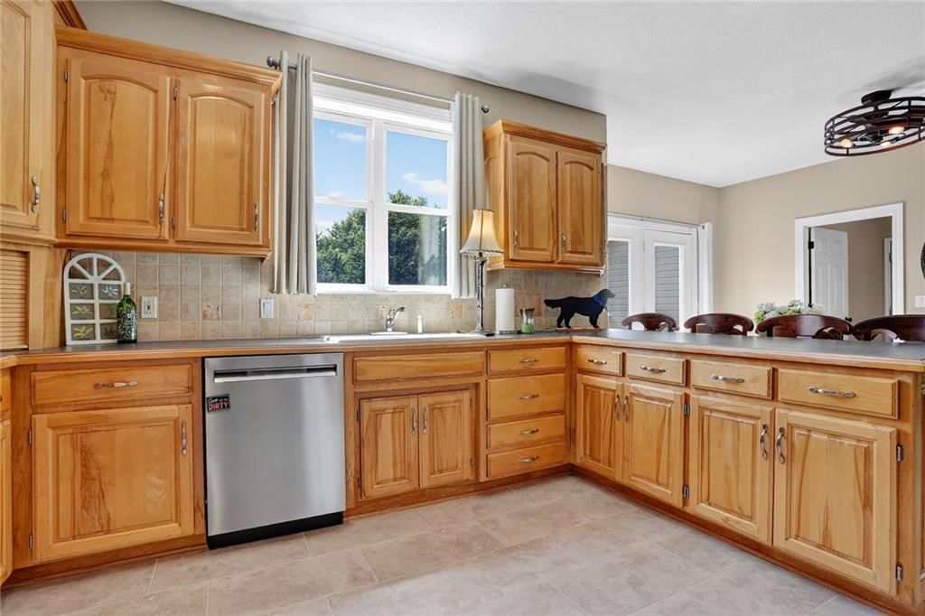 31225 W 102nd Street — photo 9