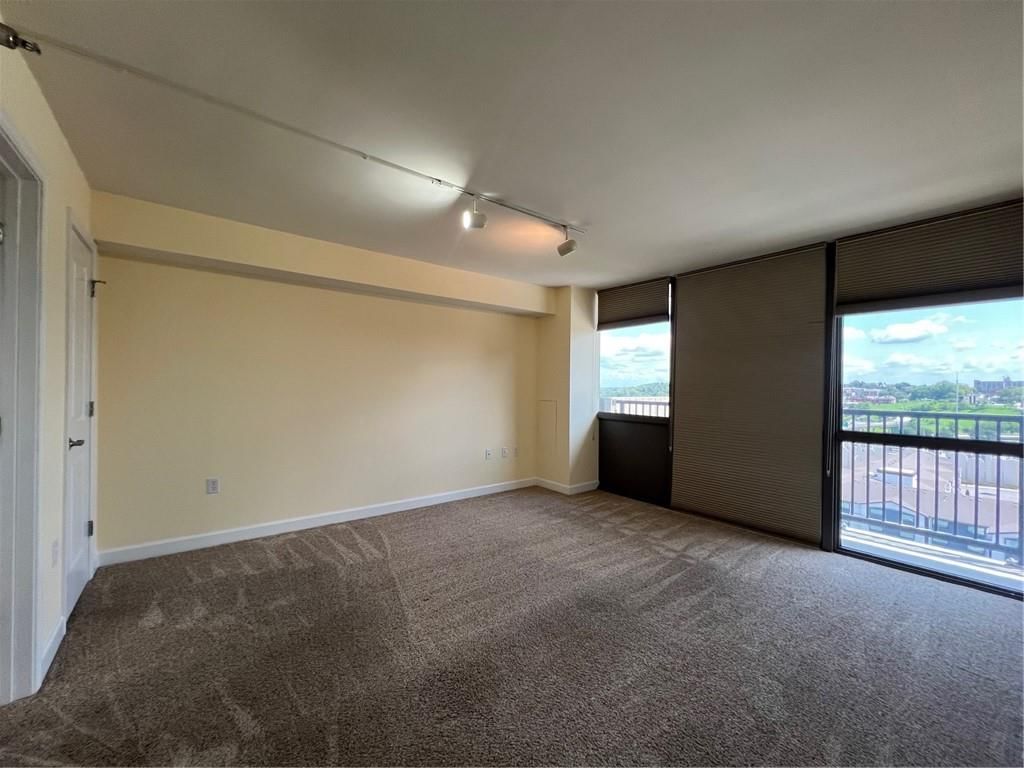 600 E ADMIRAL Boulevard — photo 8