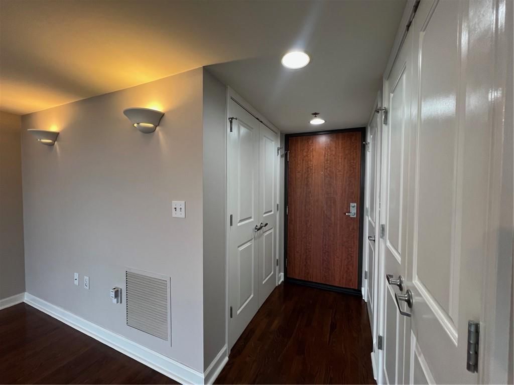 600 E ADMIRAL Boulevard — photo 10
