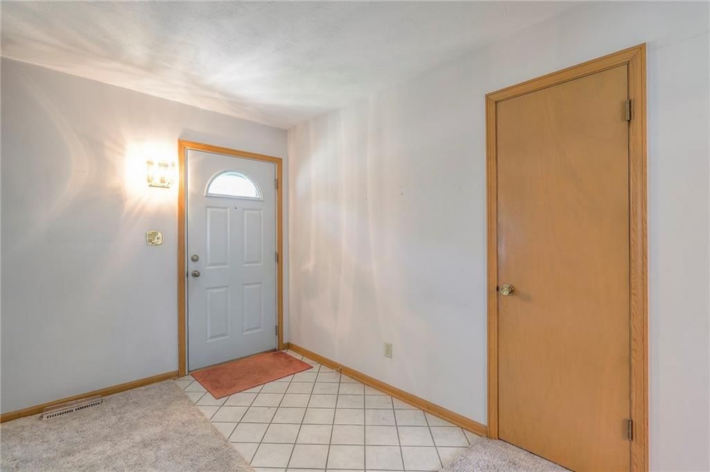 Photo 9 of 38 - 2103 Quail Street