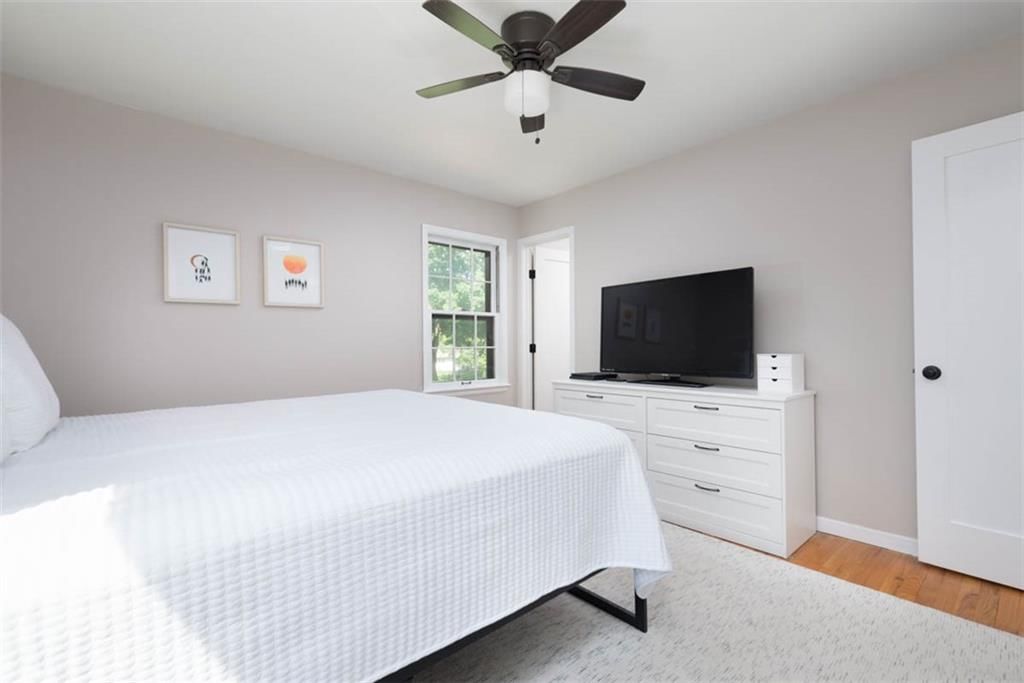 Photo 25 of 50 - 4714 NE Chouteau Drive
