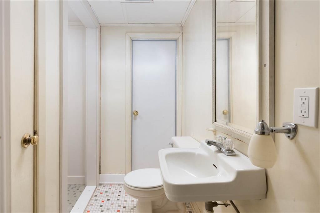 Photo 34 of 50 - 4714 NE Chouteau Drive
