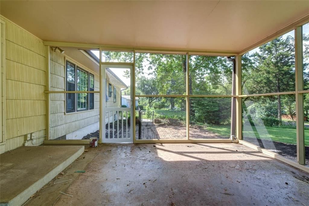 Photo 38 of 50 - 4714 NE Chouteau Drive