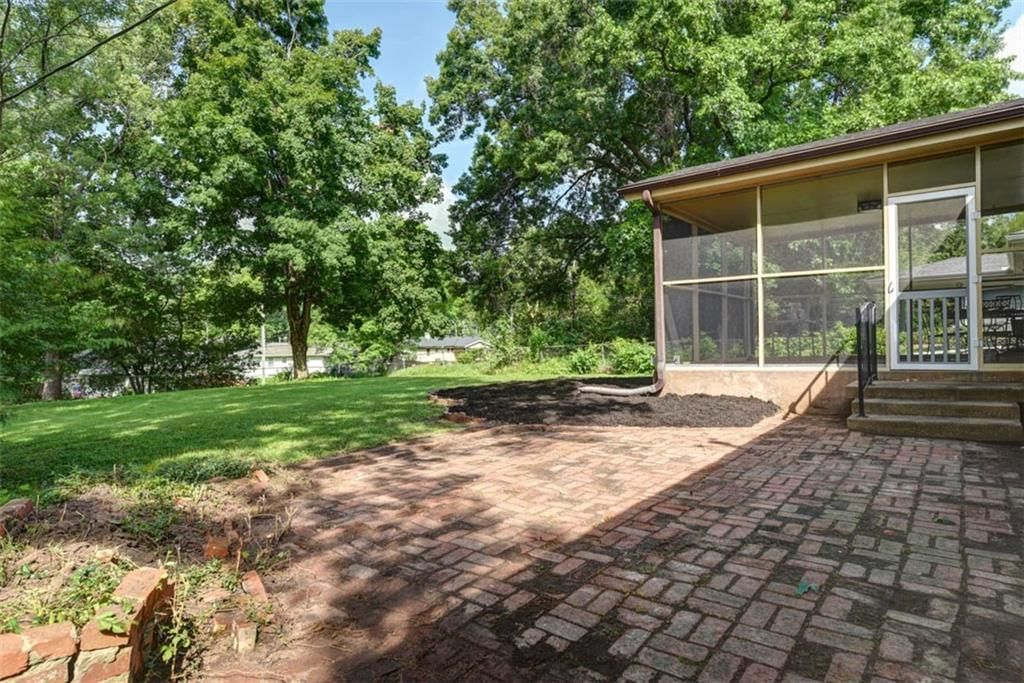 Photo 41 of 50 - 4714 NE Chouteau Drive