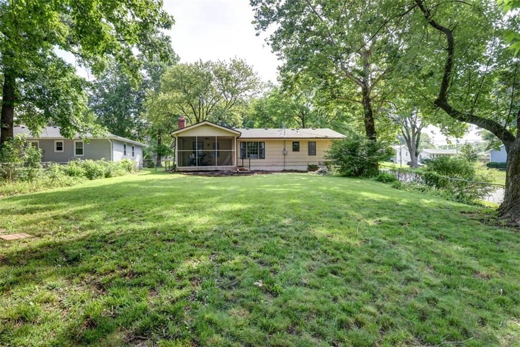 Photo 45 of 50 - 4714 NE Chouteau Drive