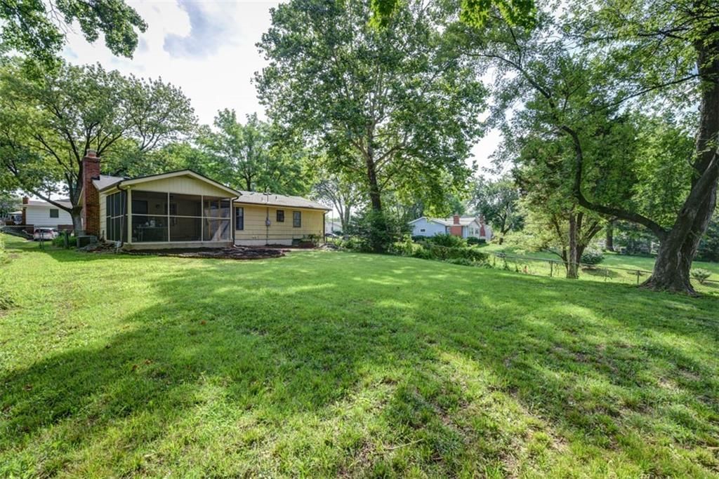 Photo 46 of 50 - 4714 NE Chouteau Drive