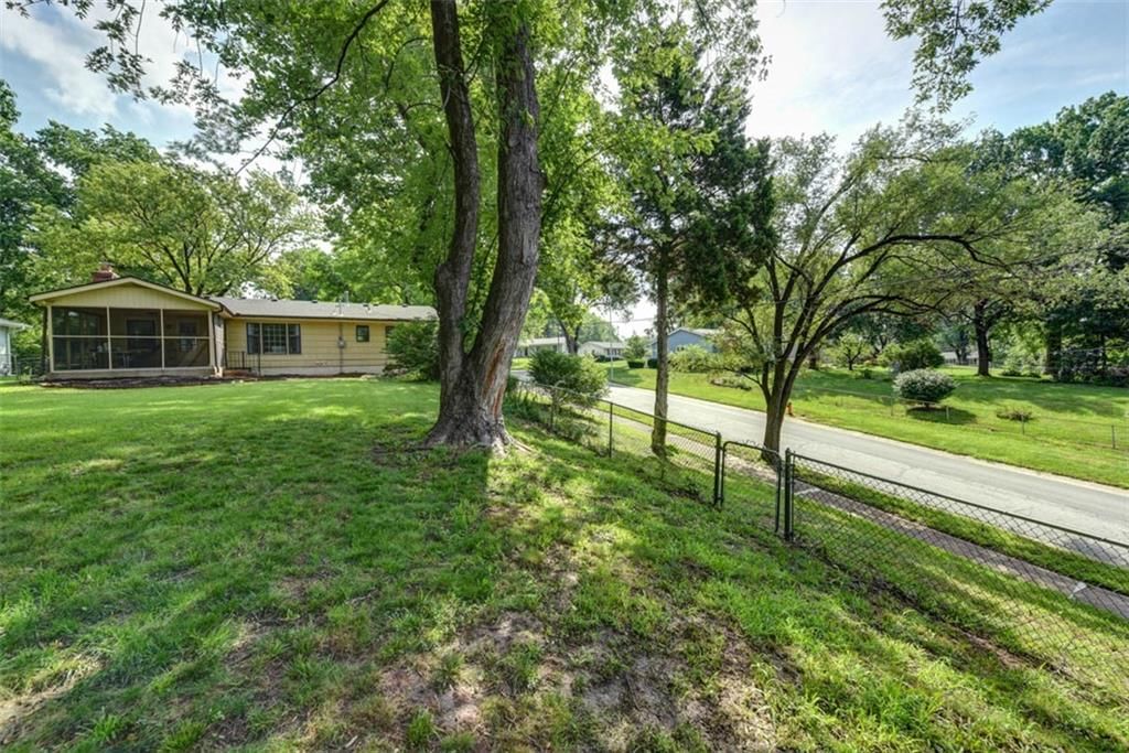 Photo 48 of 50 - 4714 NE Chouteau Drive