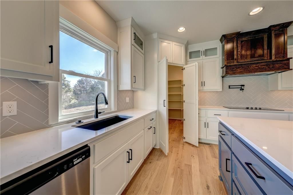 4005 NE Apple Grove Drive — photo 12