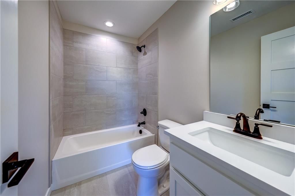 4005 NE Apple Grove Drive — photo 32