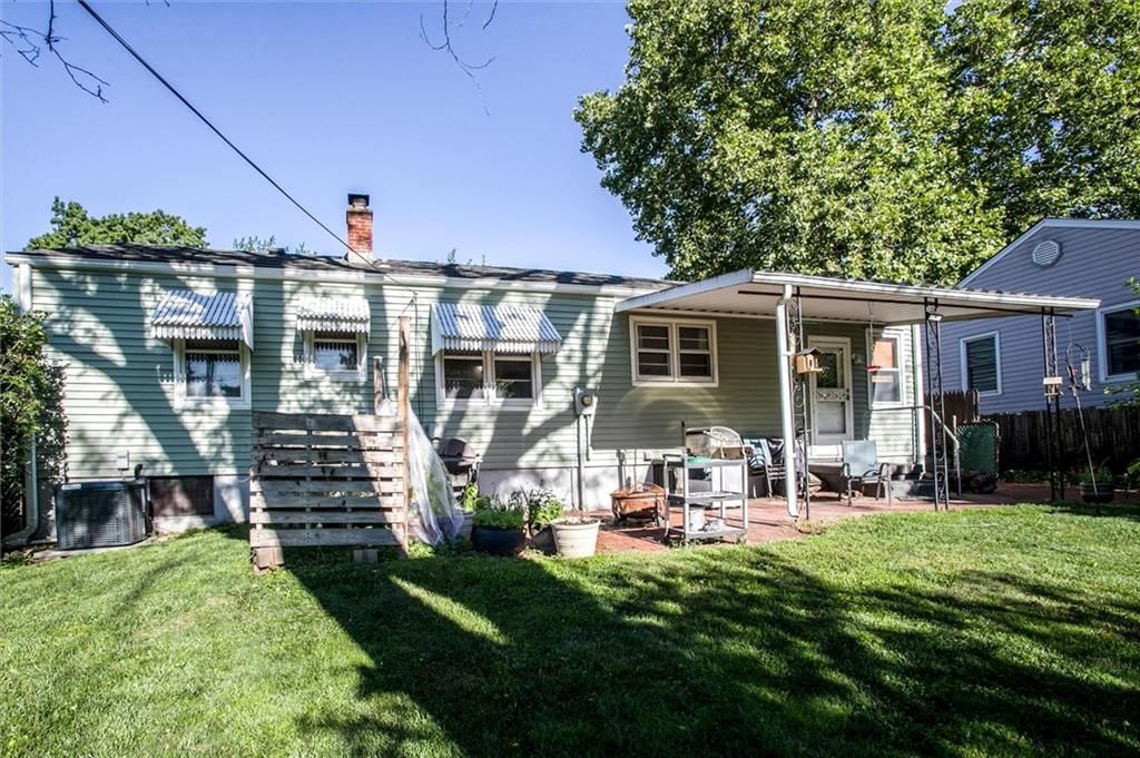 Photo 12 of 28 - 3021 Appleton Avenue