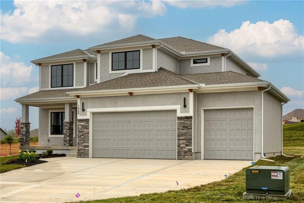 1989 Longview Drive, Liberty, MO