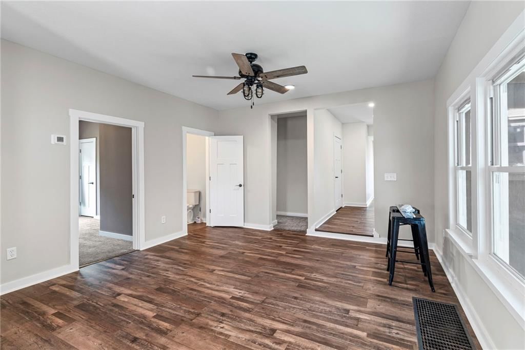 2118 South Street — photo 9