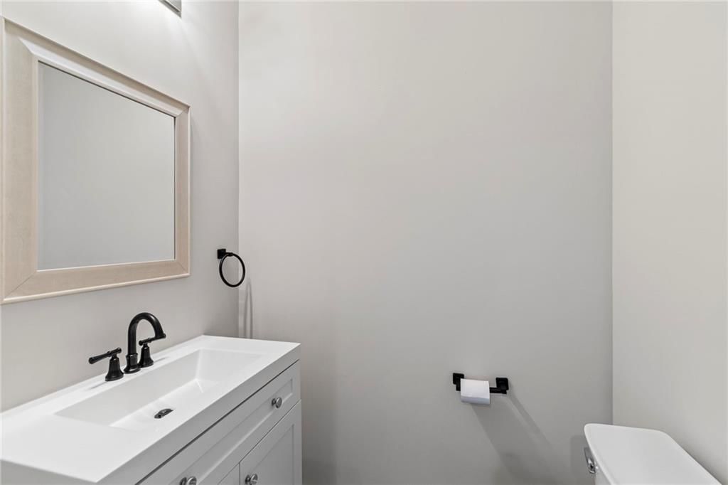 2118 South Street — photo 10