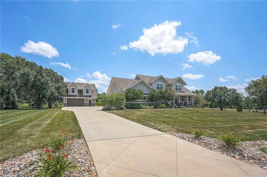 Photo 5 of 92 - 17875 Bluejacket Street
