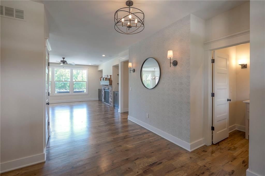 Photo 14 of 92 - 17875 Bluejacket Street