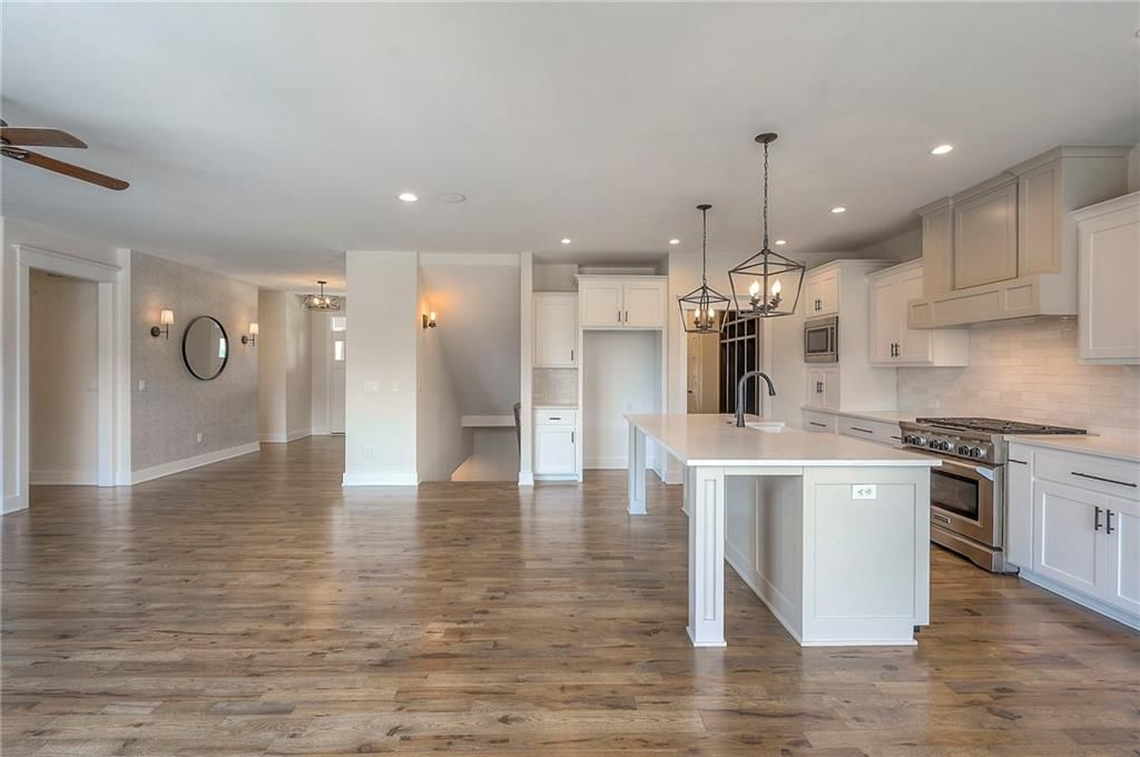 Photo 16 of 92 - 17875 Bluejacket Street