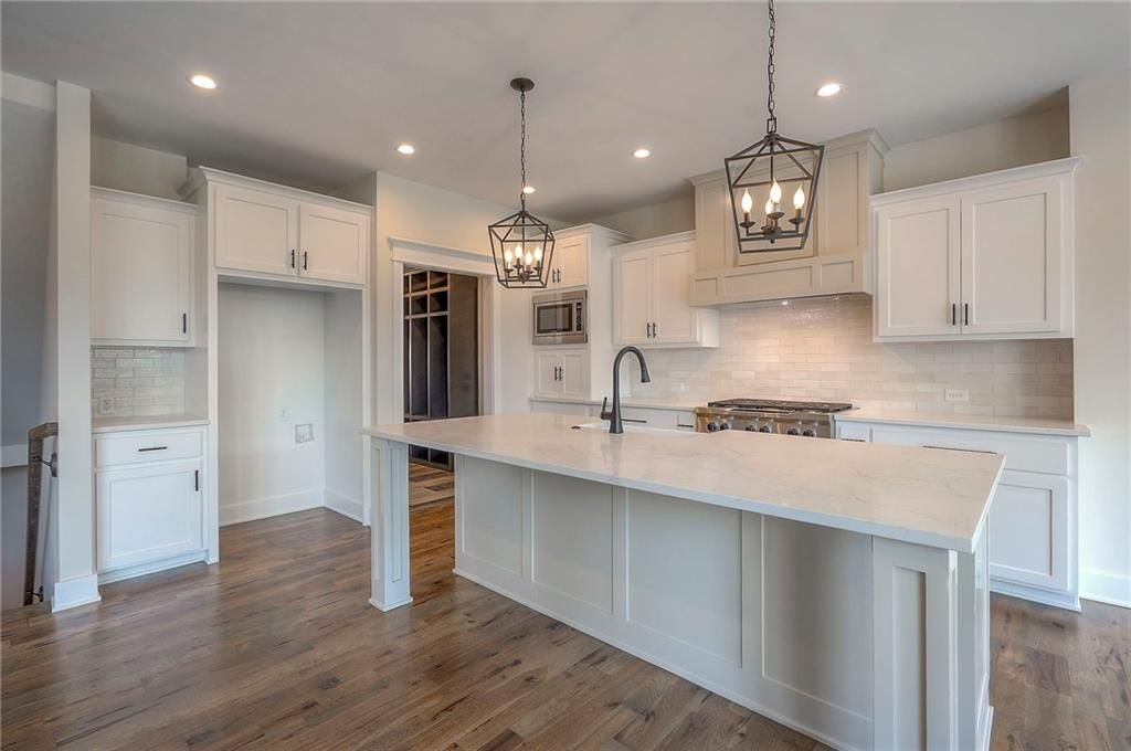 Photo 19 of 92 - 17875 Bluejacket Street