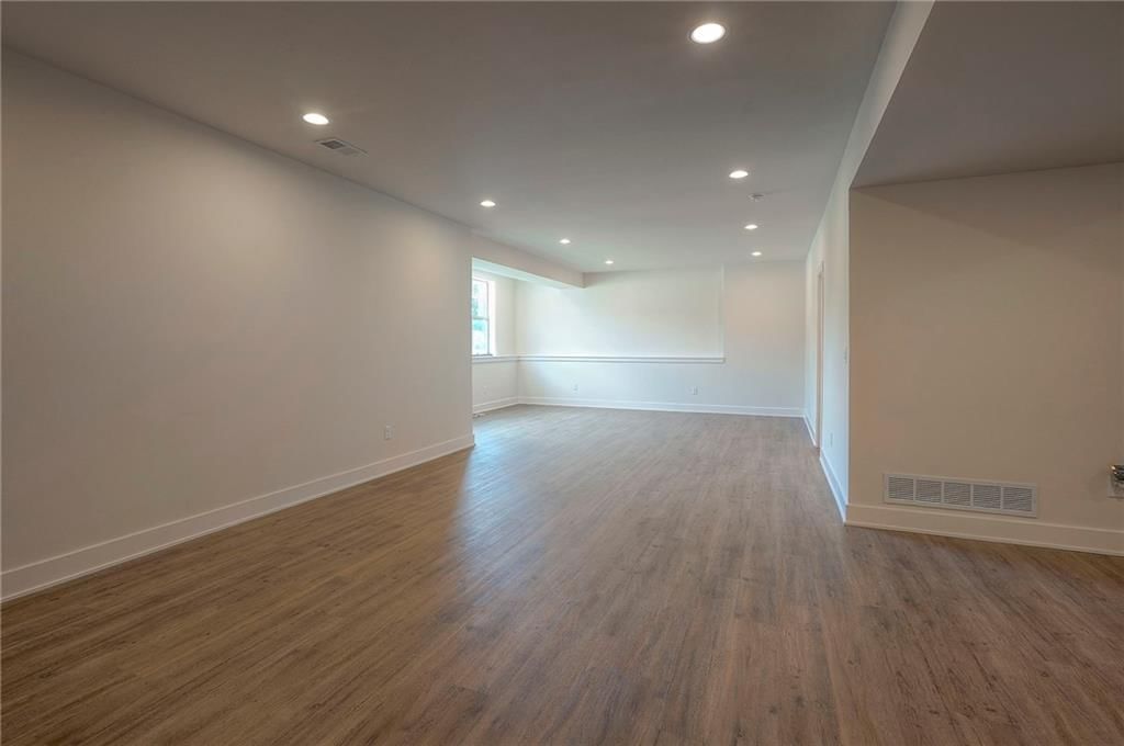 Photo 59 of 92 - 17875 Bluejacket Street