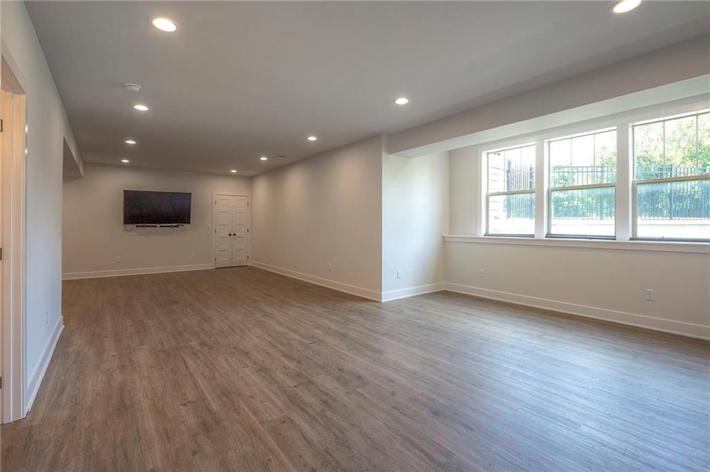 Photo 61 of 92 - 17875 Bluejacket Street